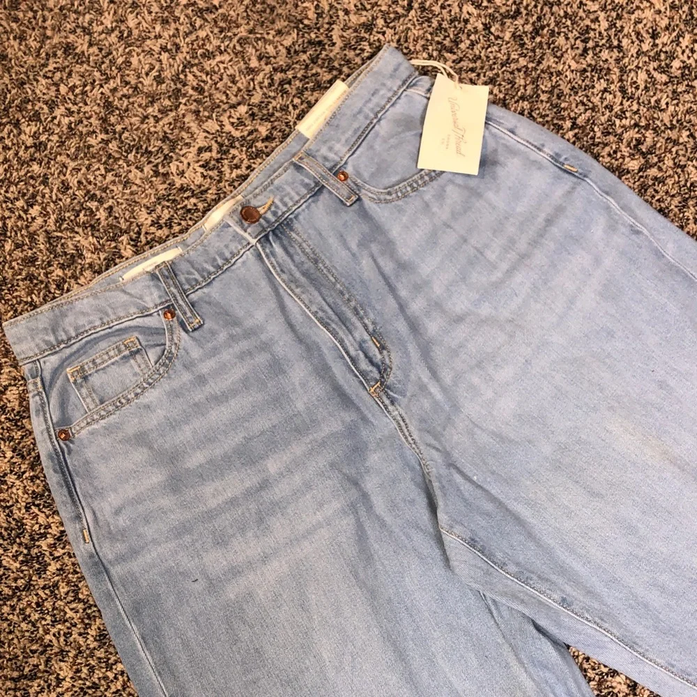 Universal Thread Boyfriend Light Blue Distressed Jeans | NWT - Picture 2 of 11